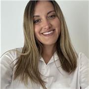 Maestra imparte clases particulares a niños en Educación Primaria y ayuda en sus tareas